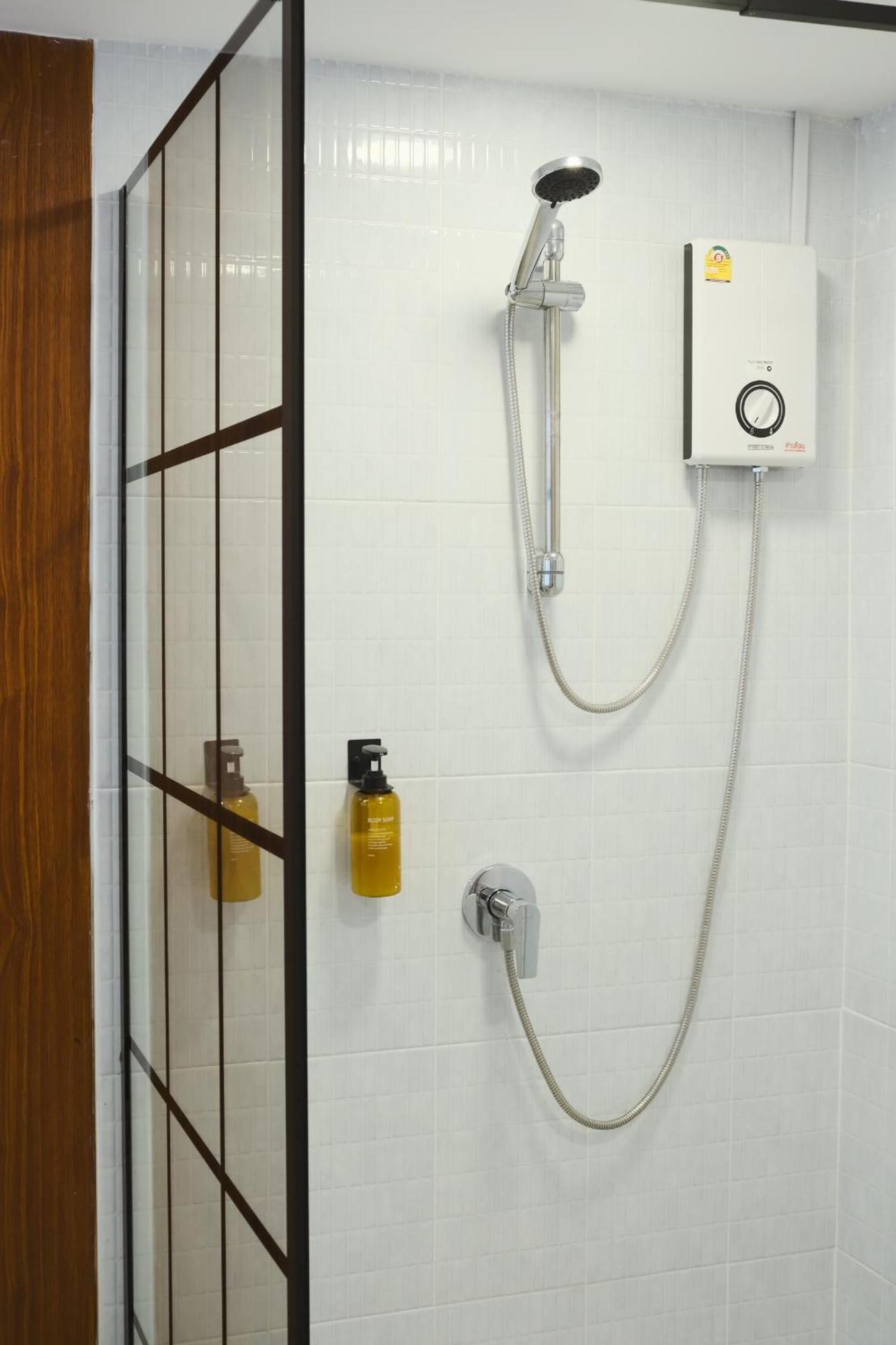 Private Full-floor Spacious 5br In China Town Apartment