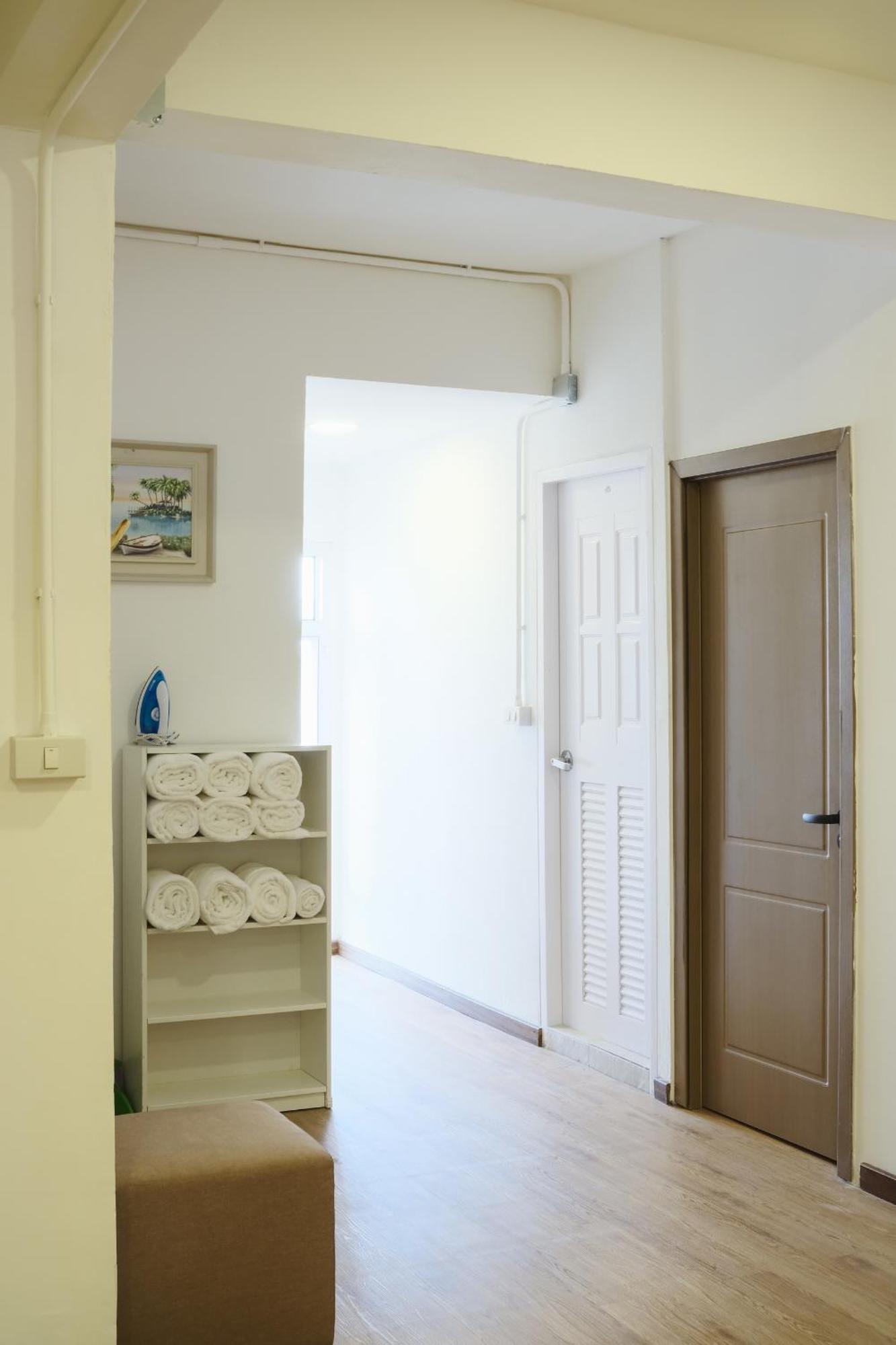 Private Full-floor Spacious 5br In China Town Apartment