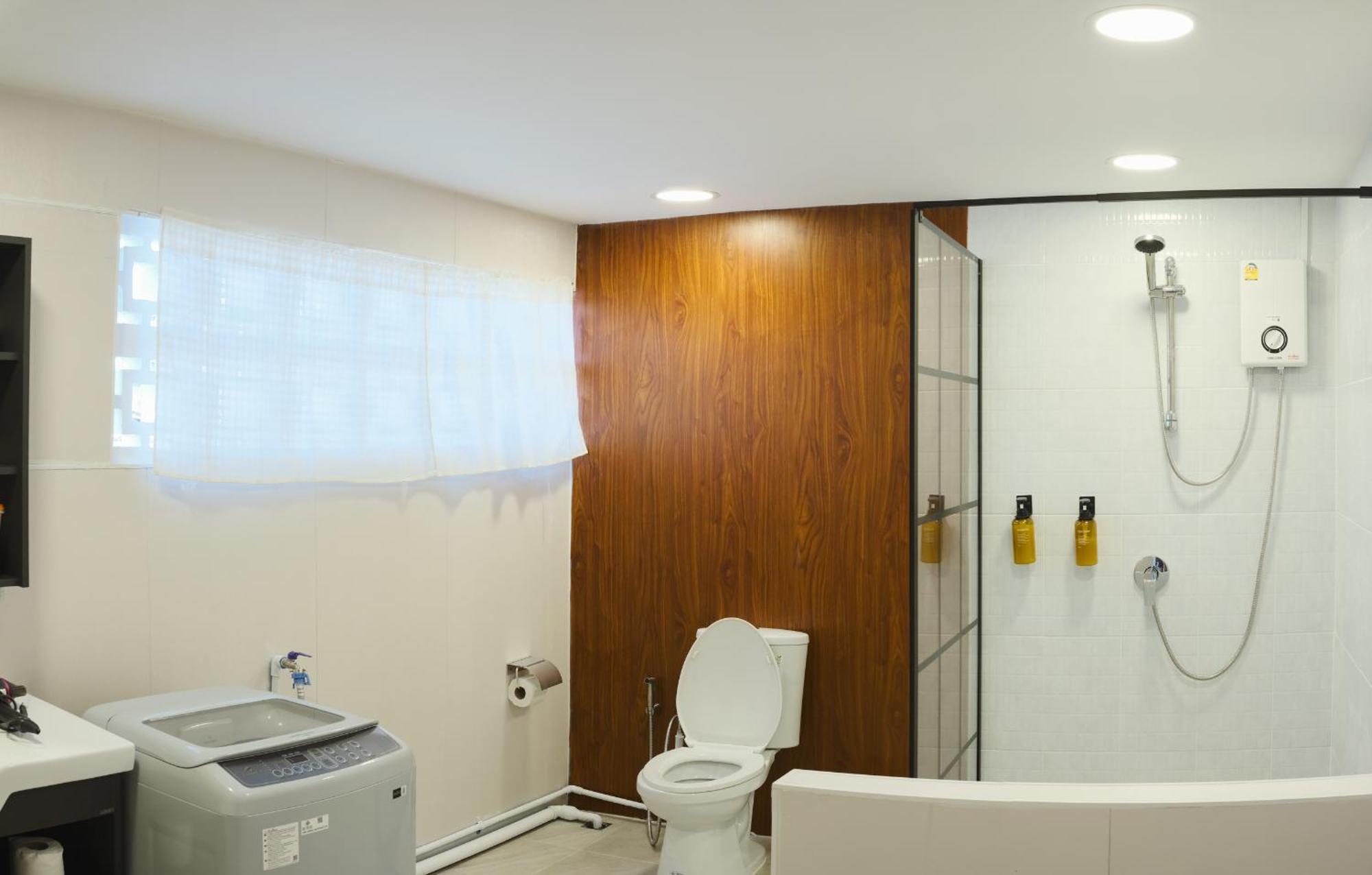 Private Full-floor Spacious 5br In China Town Apartment